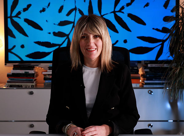 Business marketing in Ticino: is it better to build an in-house team or hire a consulting agency?