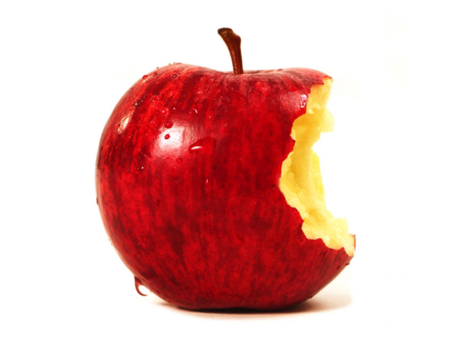 Почему откусанное яблоко